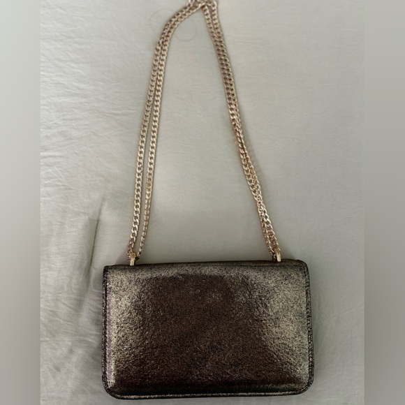Metallic clutch with gold chain strap - Picture 3 of 5